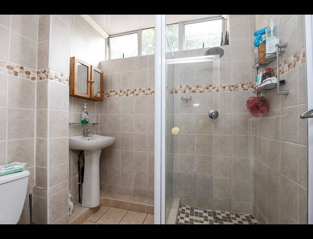 3 BEDROOM APARTMENT FOR SALE IN GLENWOOD